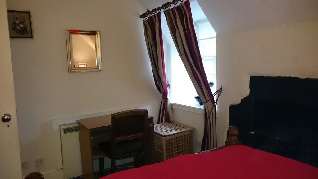 Royal Mile Budget Apartments Эдинбург Номер фото